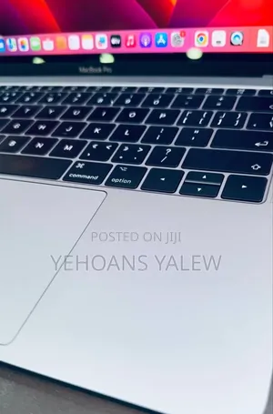 Photo - New Laptop Apple MacBook Pro 2017 16GB Intel Core I7 SSD 512GB