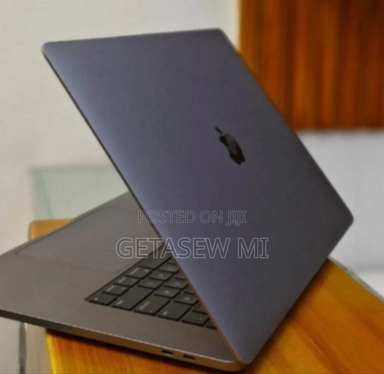 New Laptop Apple MacBook Pro 2019 32GB Intel Core I9 SSD 512GB