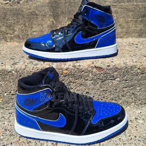Photo - Jordan 1 Patent Royal Blue