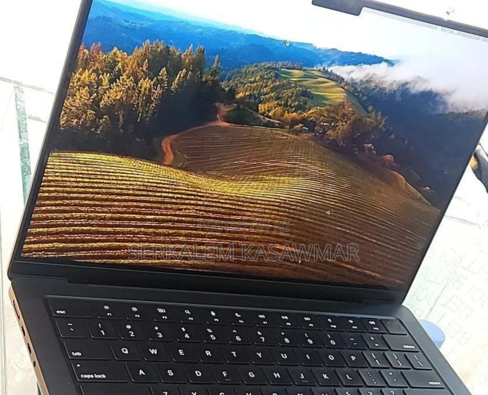 New Laptop Apple MacBook Pro 2023 M3 14-Inch 18GB Apple M3 SSD 512GB