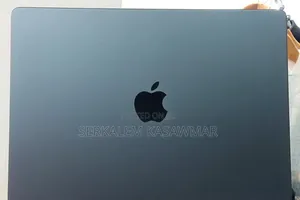 New Laptop Apple MacBook Pro 2023 M3 14-Inch 18GB Apple M3 SSD 512GB