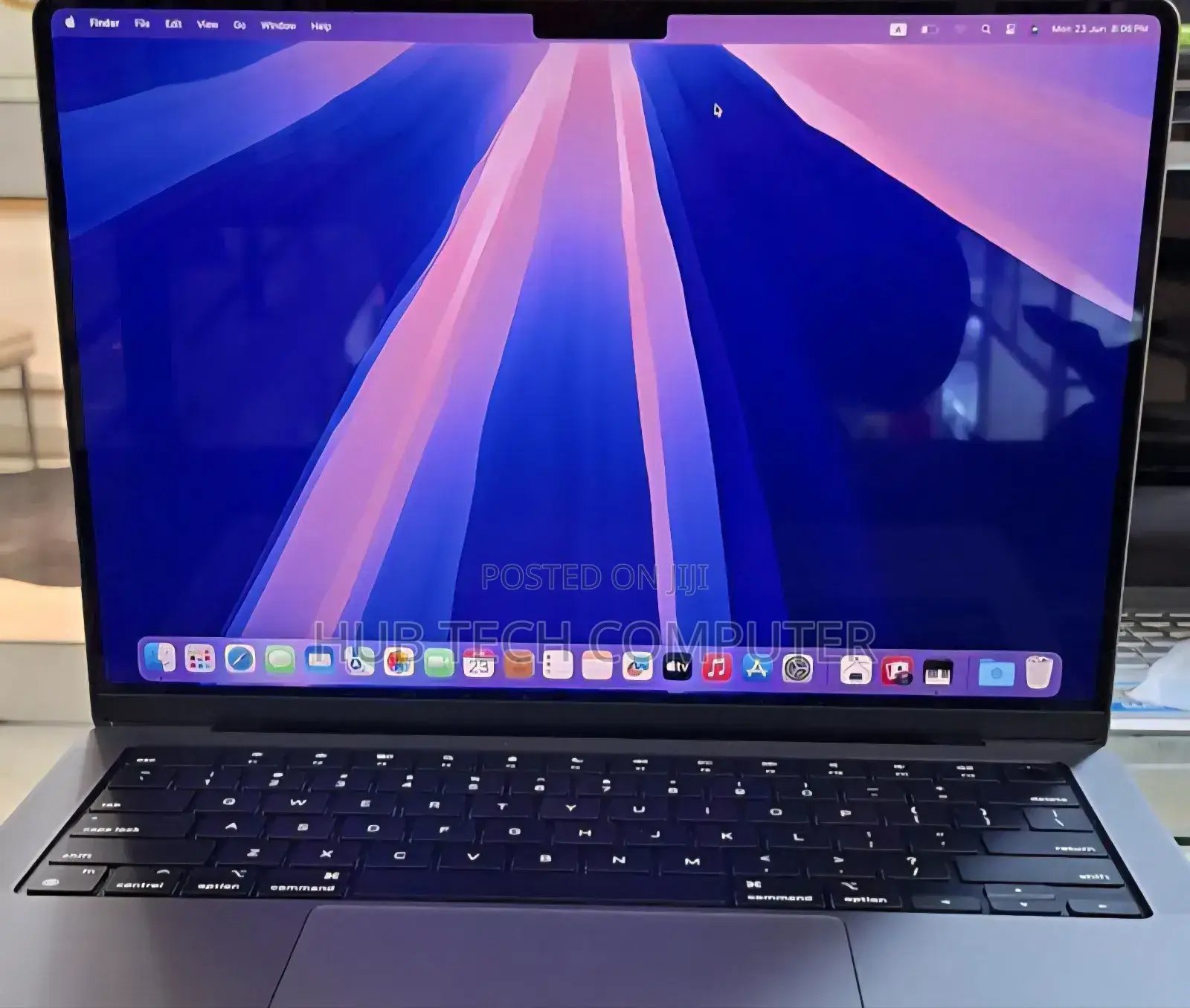 New Laptop Apple MacBook Pro M1 16GB Apple M1 Pro SSD 1T