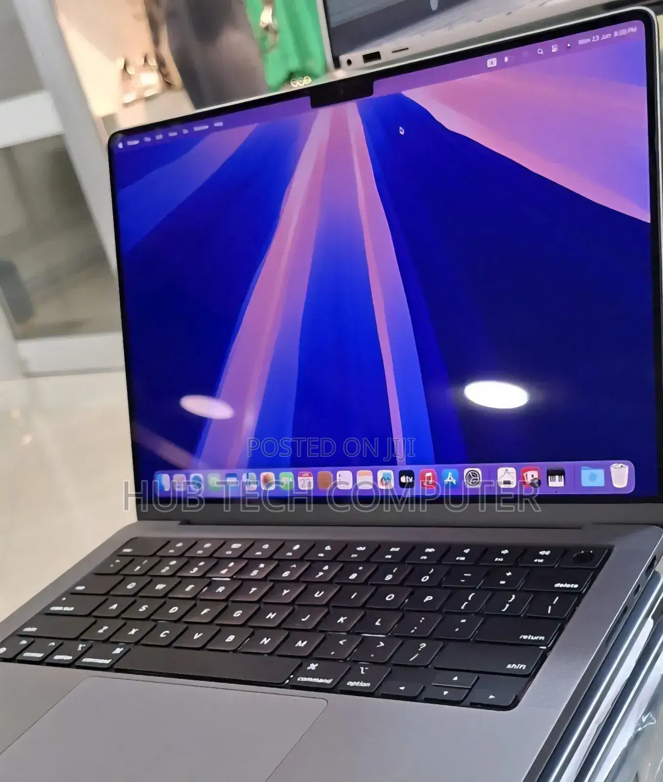 New Laptop Apple MacBook Pro M1 16GB Apple M1 Pro SSD 1T