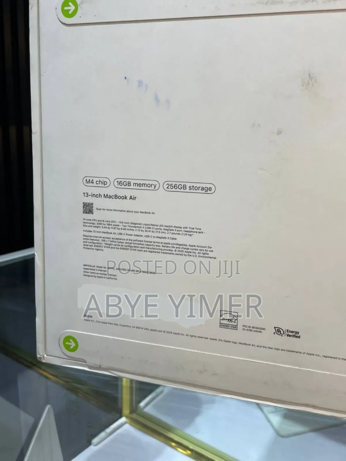 New Apple MacBook Air 2025 M4 13-Inch 16GB Intel Core M SSD 256GB