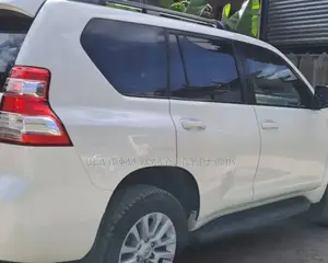 Toyota Land Cruiser Prado 2015 White