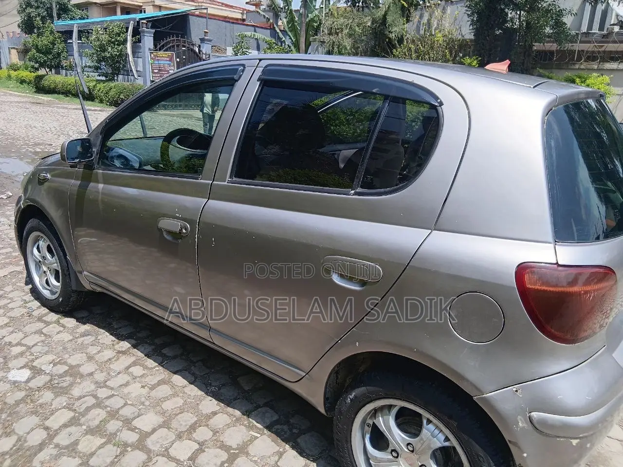 Toyota Vitz 2004 Gray