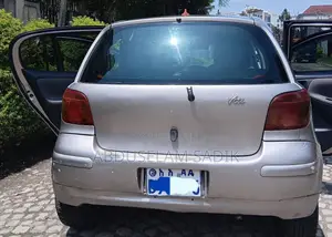 Toyota Vitz 2004 Gray