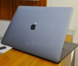 New Laptop Apple MacBook Pro 2019 16GB Intel Core I7 SSD 512GB