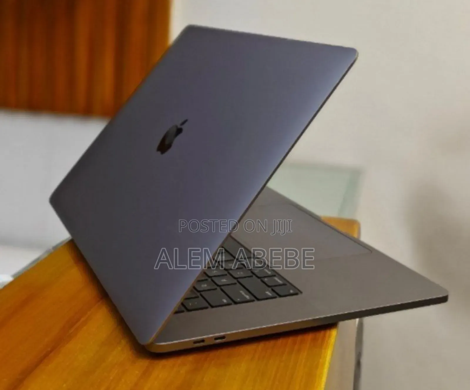 New Laptop Apple MacBook Pro 32GB Intel Core I9 SSD 512GB