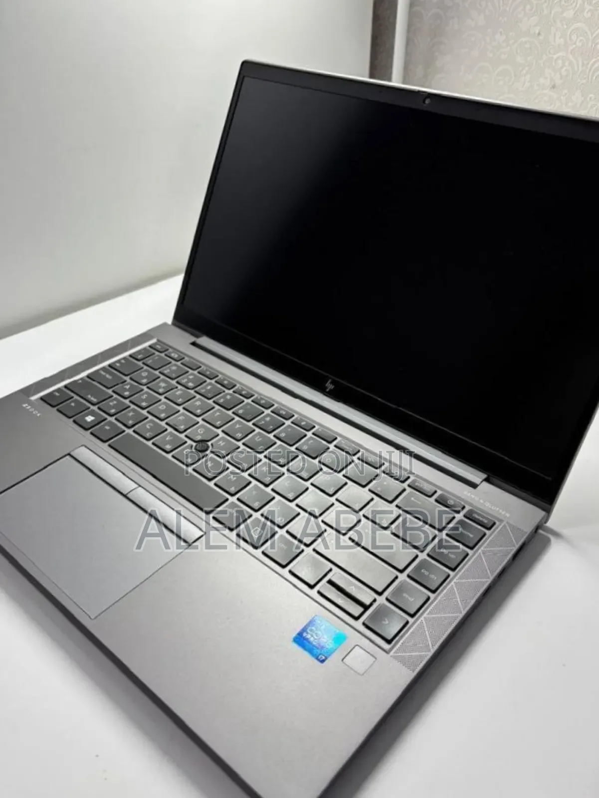 New Laptop HP ZBook Firefly G8 16GB Intel Core I7 SSD 512GB