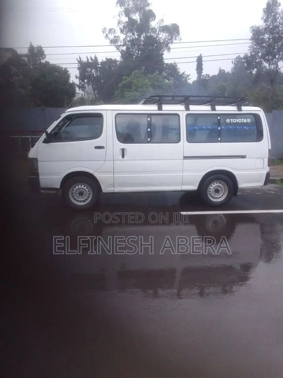 Toyota HiAce 2003 White