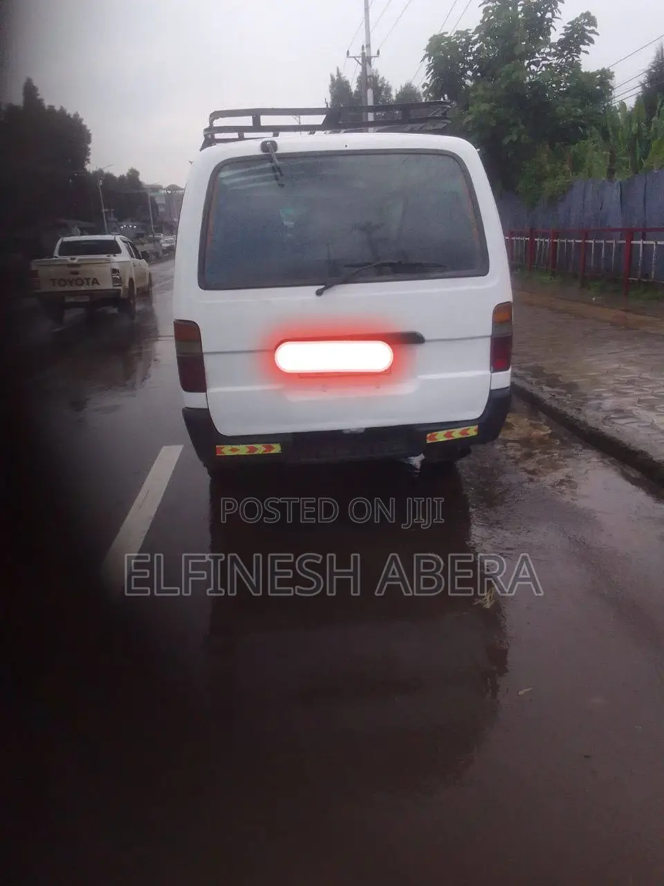 Toyota HiAce 2003 White