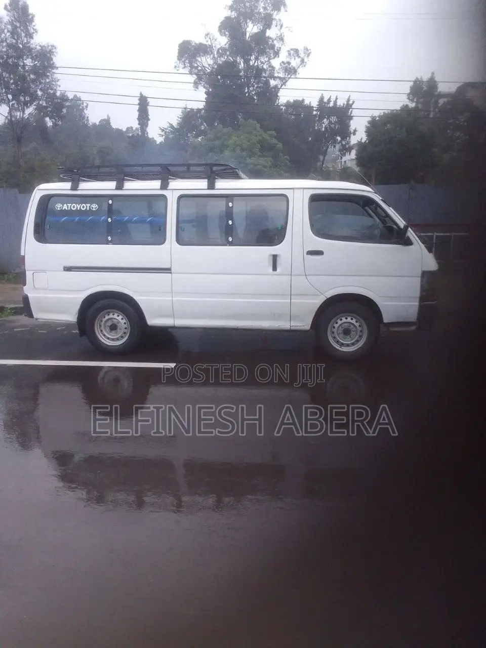Toyota HiAce 2003 White