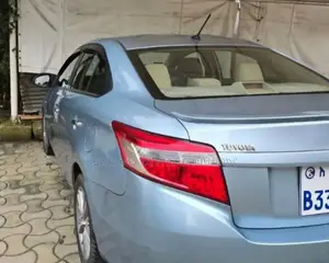 Toyota Yaris 2015 Pearl