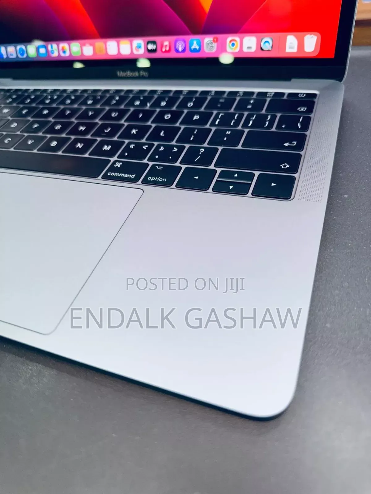 New Laptop Apple MacBook Pro 2017 8GB Intel Core I7 SSD 512GB