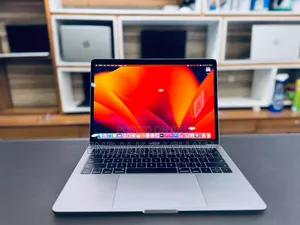 New Laptop Apple MacBook Pro 2017 8GB Intel Core I7 SSD 512GB