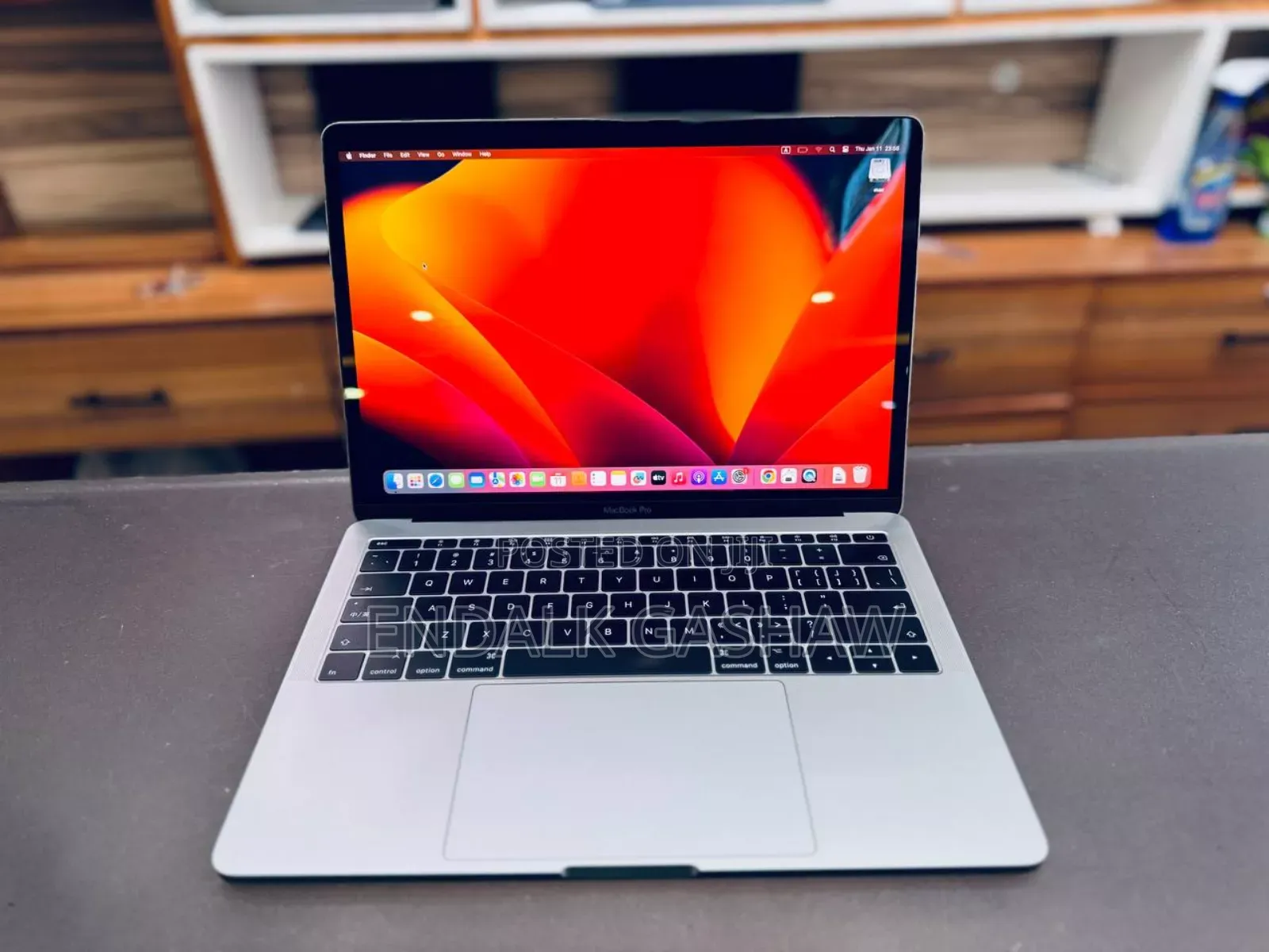 New Laptop Apple MacBook Pro 2017 8GB Intel Core I7 SSD 512GB