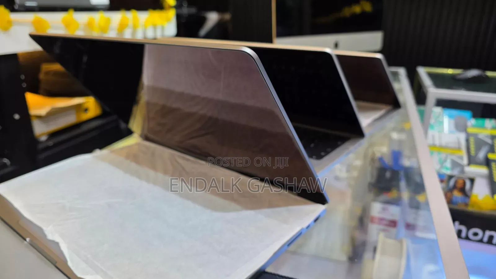 New Laptop Apple MacBook Pro M1 16GB Apple M1 Pro SSD 512GB