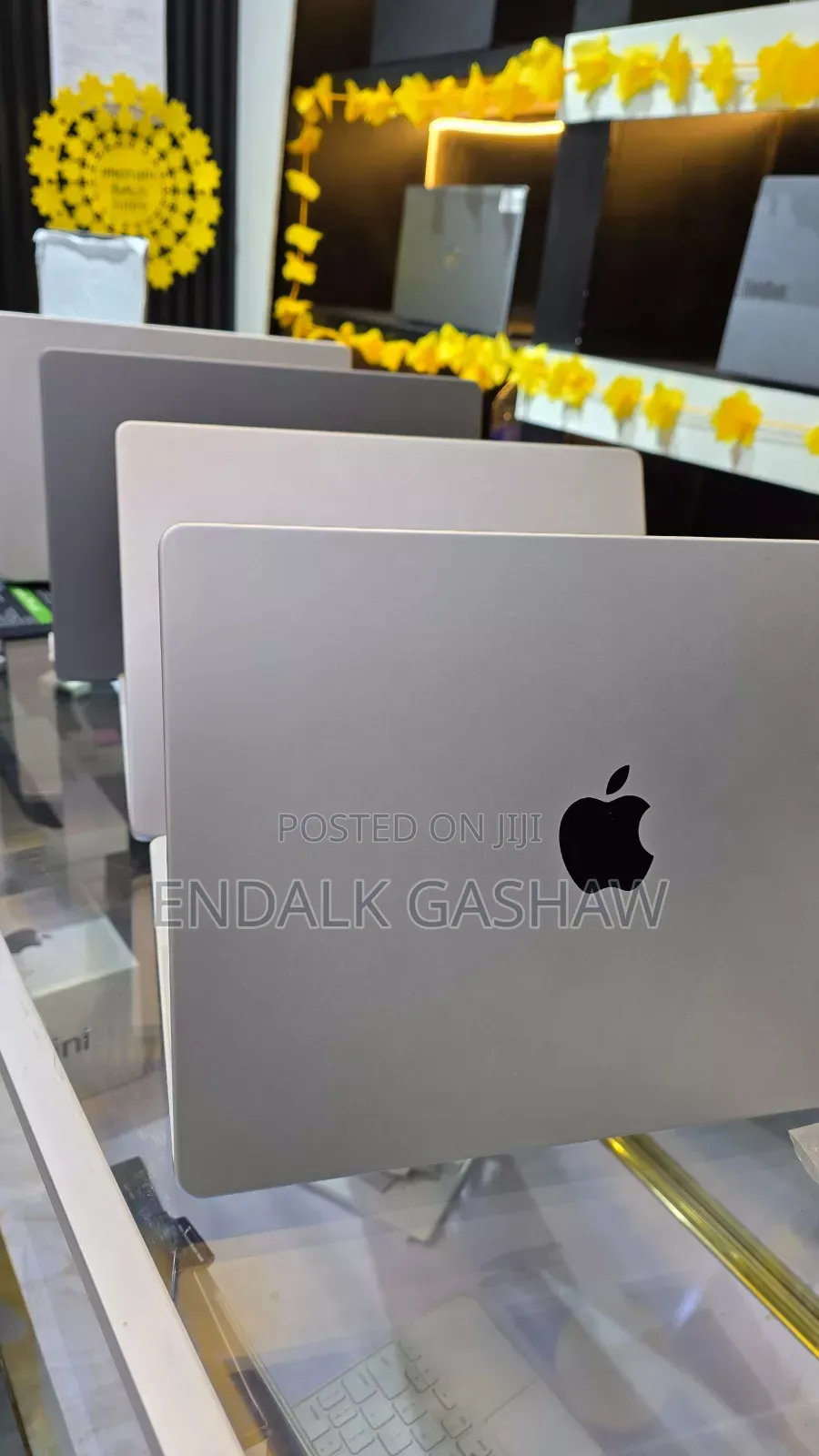 New Laptop Apple MacBook Pro M1 16GB Apple M1 Pro SSD 512GB