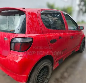 Toyota Vitz 2001 Red