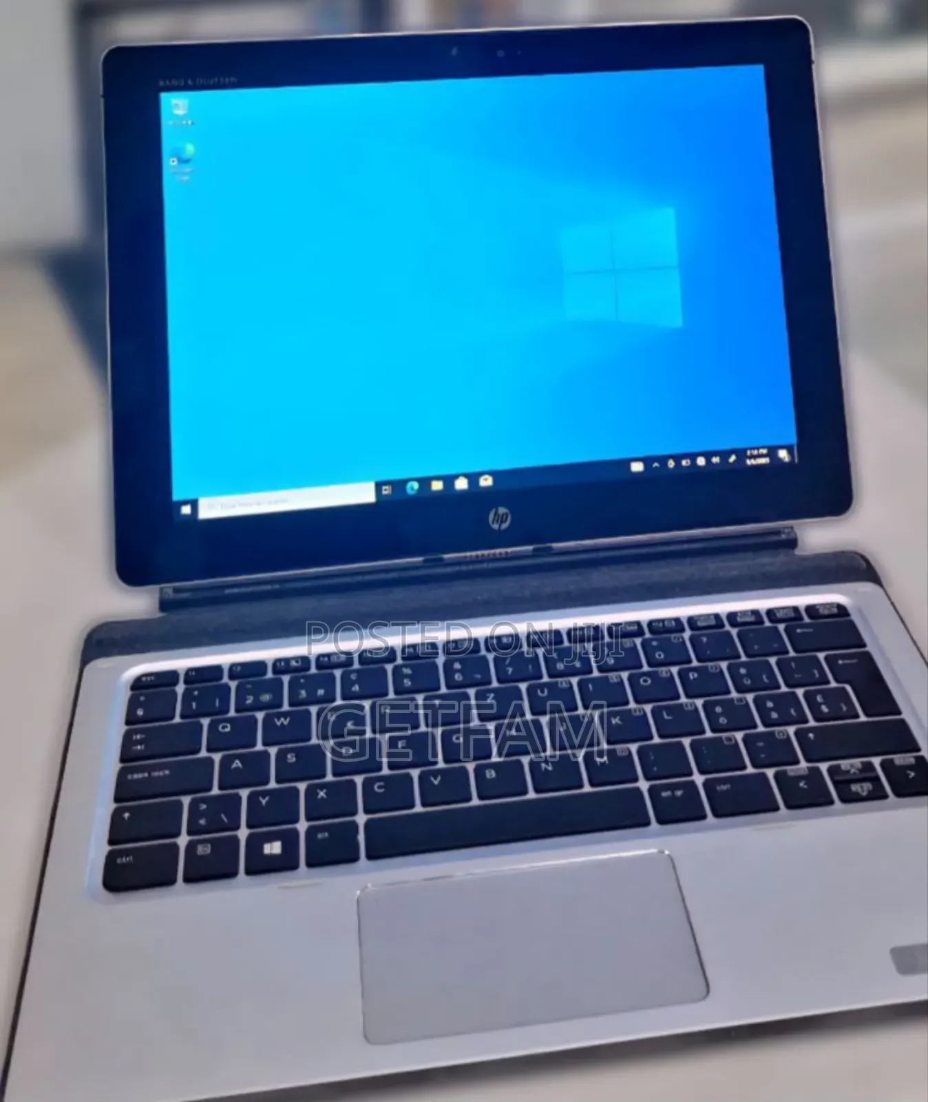 New Laptop HP X2 8GB AMD Ryzen 5 SSD 256GB