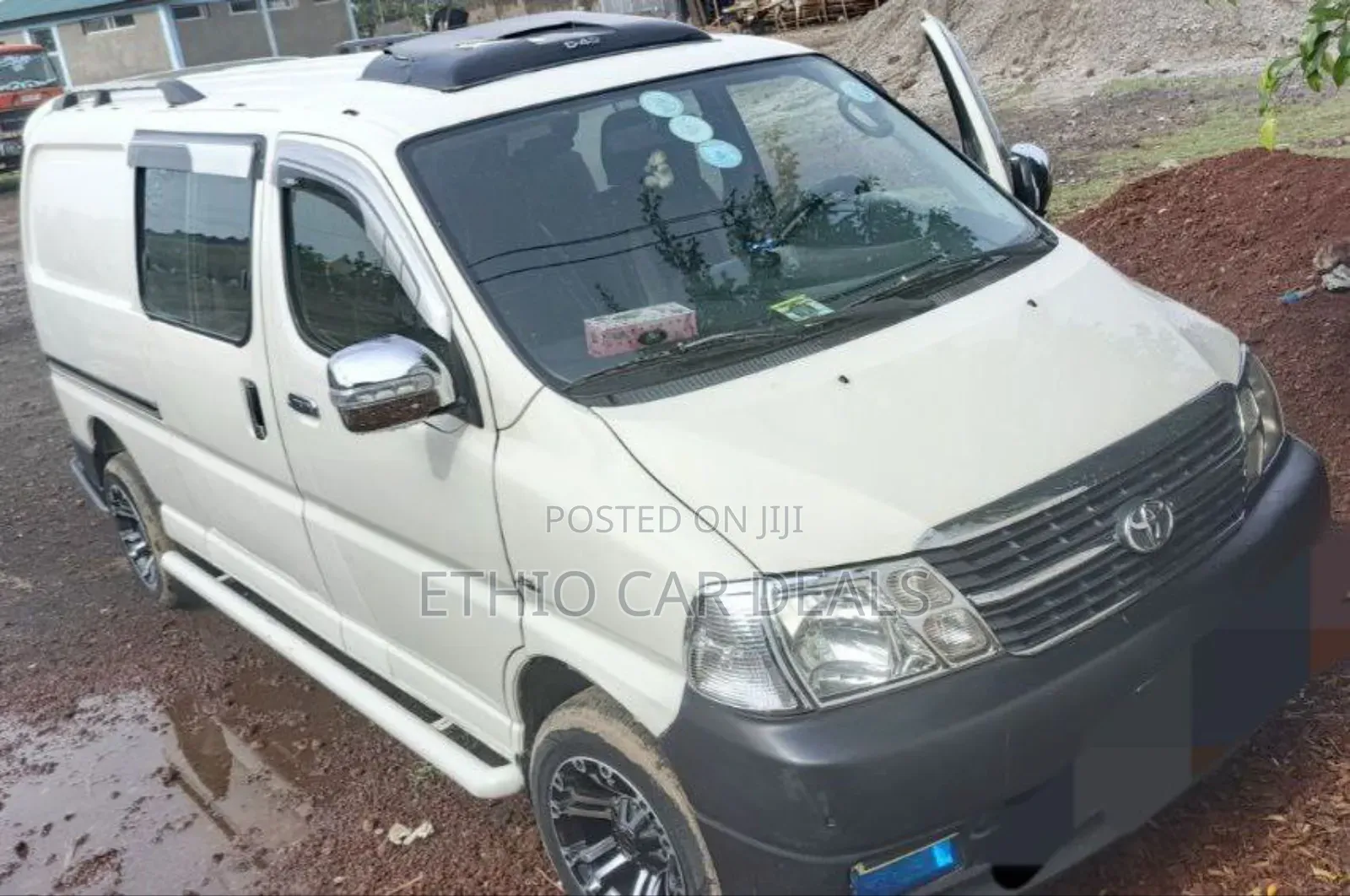 Toyota HiAce 2011 White