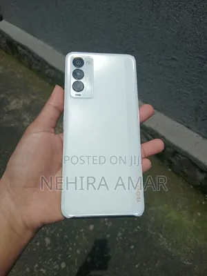 Photo - Tecno Camon 18 P 128 GB White