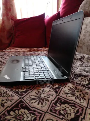 Laptop Lenovo ThinkPad Yoga 8GB Intel Core I5 SSHD+SSD 256GB