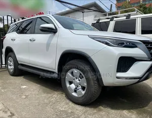 Toyota Fortuner 2023 White