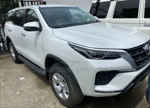 Toyota Fortuner 2023 White