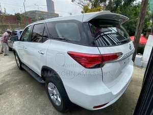 Toyota Fortuner 2023 White