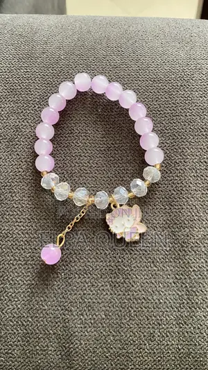 Photo - Jewelry Hand With Bead