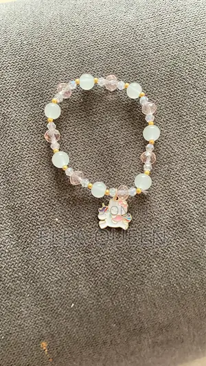 Jewelry Hand With Bead