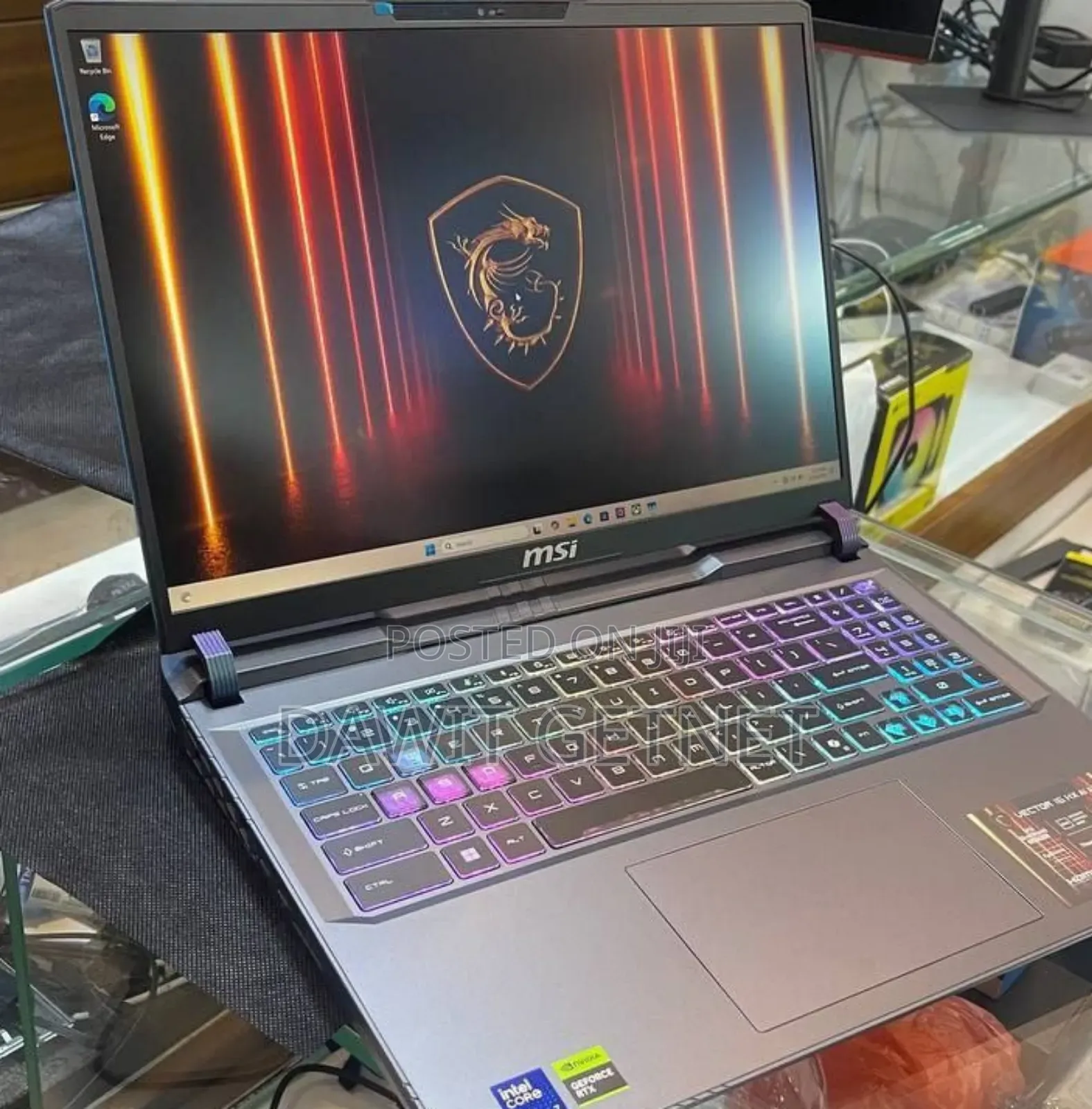 New Laptop MSI Vector 16 HX AI A2XWIG 16GB Intel Core Ultra 7 SSD 1T
