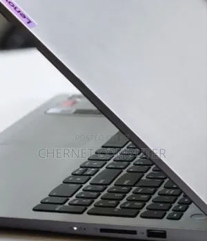 New Laptop Lenovo 8GB AMD Ryzen 5 SSD 512GB