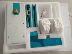 Photo - Frameless Door Accessorie