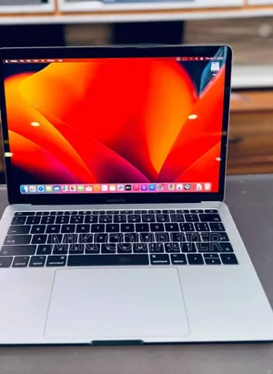 New Laptop Apple MacBook Pro 2017 8GB Intel Core I7 SSD 512GB