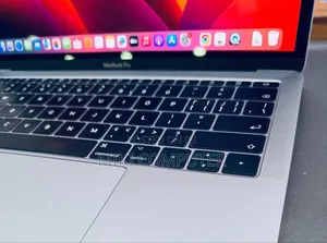 New Laptop Apple MacBook Pro 2017 8GB Intel Core I7 SSD 512GB