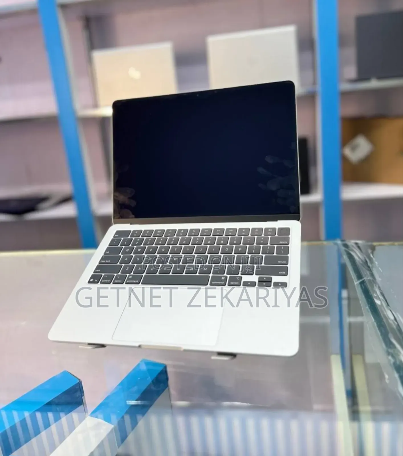 New Laptop Apple MacBook Air 2025 M4 15-Inch 16GB Apple M4 SSD 256GB