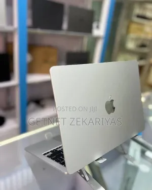 New Laptop Apple MacBook Air 2025 M4 15-Inch 16GB Apple M4 SSD 256GB