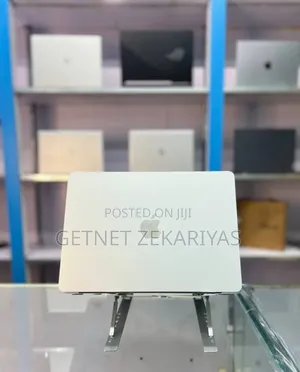 New Laptop Apple MacBook Air 2025 M4 15-Inch 16GB Apple M4 SSD 256GB