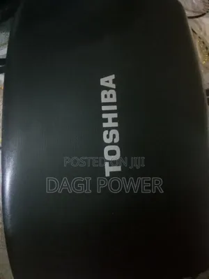 Laptop Toshiba Satellite C665 4GB Intel Core I5 HDD 256GB