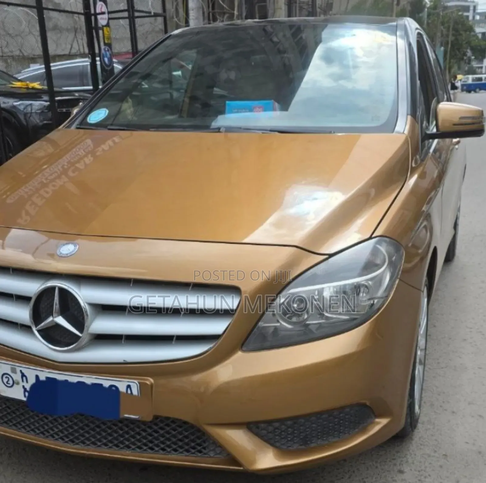 Mercedes-Benz E200 2014 Gold