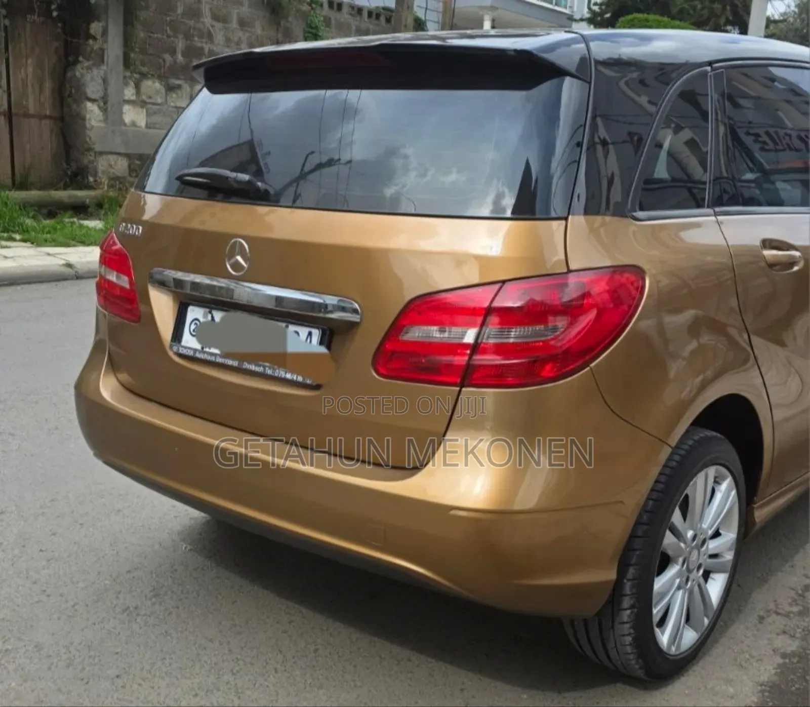 Mercedes-Benz E200 2014 Gold