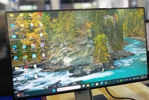 Photo - 1dell 27" Inch Frameless Monitor Frameless 27" Inch