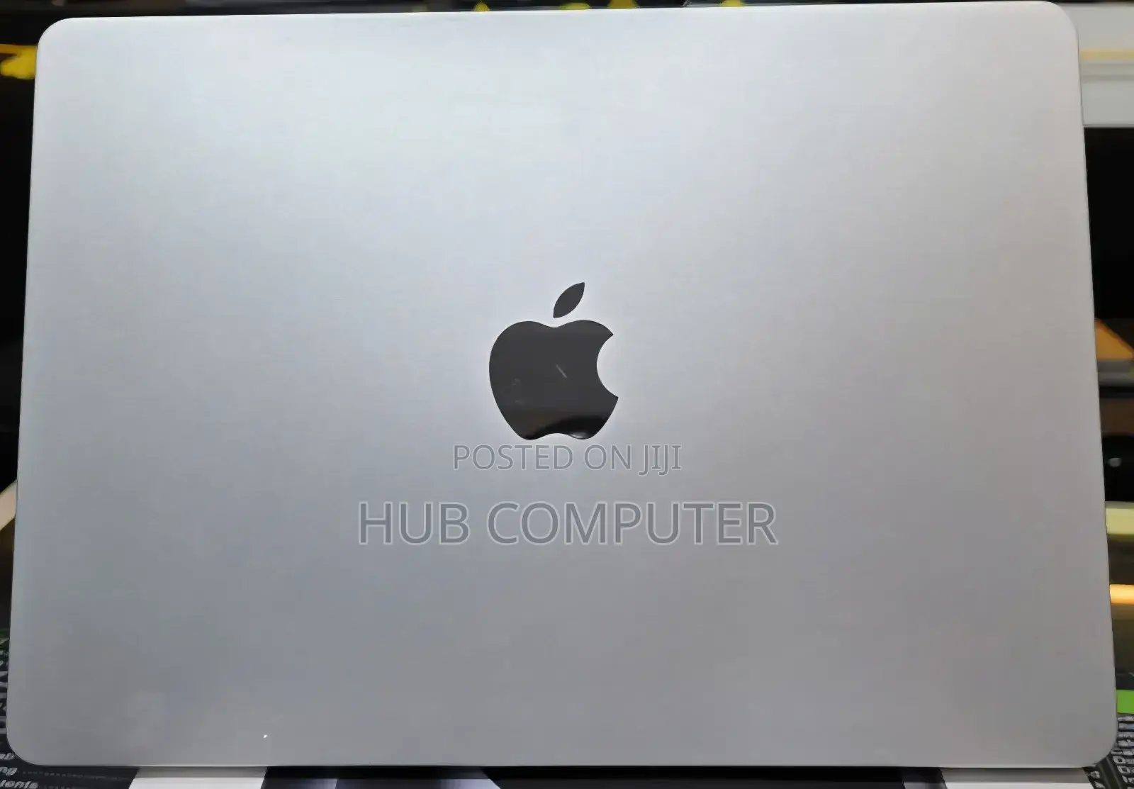 New Laptop Apple MacBook Air 2022 M2 16GB Apple M2 SSD 256GB