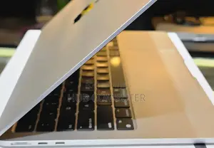 New Laptop Apple MacBook Air 2022 M2 16GB Apple M2 SSD 256GB