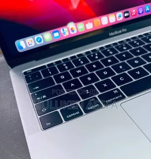 New Laptop Apple MacBook Pro 2017 8GB SSD 512GB