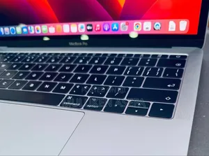 New Laptop Apple MacBook Pro 2017 8GB SSD 512GB