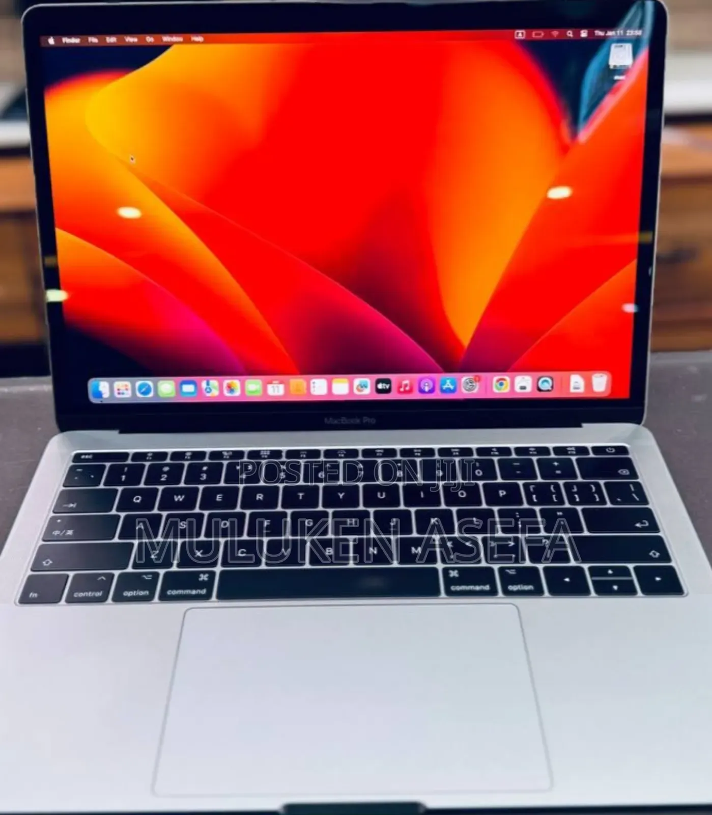 New Laptop Apple MacBook Pro 2017 8GB SSD 512GB